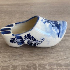 Vintage Delft Blue Ceramic Clog Shoe Ashtray – Hand-Painted Dutch Windmill