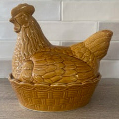 Vintage Numnar Hen-on-Nest Egg Holder – Collectible Ceramic